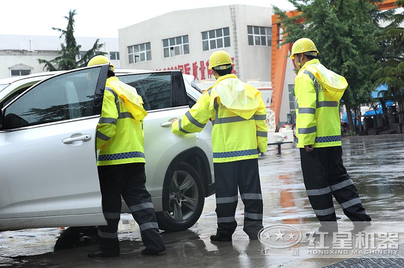 摩登6服务人员赶往现场为客户解决问题